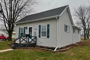 306 W Plum St, Wapakoneta, OH 45895 - Photo 3