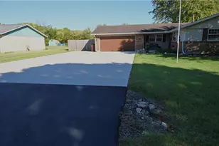 96 Eastwood Dr, Springfield, OH 45504 - Photo 3