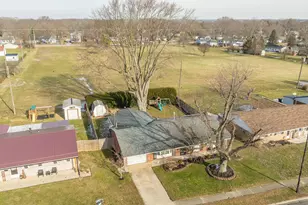 1246 Severs Dr, Piqua, OH 45356 - Photo 5