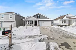 1017 Sherwood, Bellefontaine, OH 43311 - Photo 1