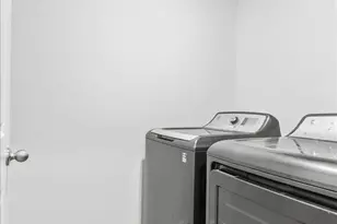 1017 Sherwood, Bellefontaine, OH 43311 - Photo 9