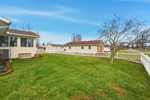 1108 Middle St, Wapakoneta, OH 45895 - Photo 25