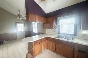 502 S Sugar St, Celina, OH 45822 - Photo 9