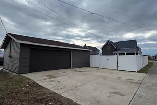 545 W Wayne St, Celina, OH 45822 - Photo 5