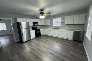 545 W Wayne St, Celina, OH 45822 - Photo 7