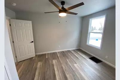 504 E Chillicothe Avenue, Bellefontaine, OH 43311 - Photo 9