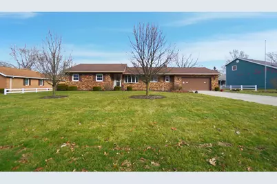 918 Carnation Drive, Wapakoneta, OH 45895 - Photo 1