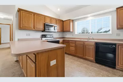 1711 Pinehurst Drive, Springfield, OH 45502 - Photo 9