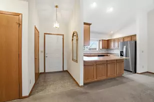 1711 Pinehurst Dr, Springfield, OH 45502 - Photo 3