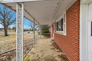 605 Barbara Dr, Tipp City, OH 45371 - Photo 5