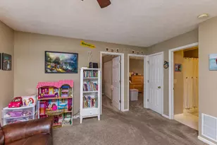 320 Sagebrush Dr, Englewood, OH 45322 - Photo 17