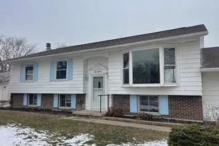 818 Aster Dr, Wapakoneta, OH 45895 - Photo 3