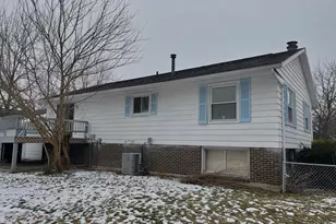 818 Aster Dr, Wapakoneta, OH 45895 - Photo 5