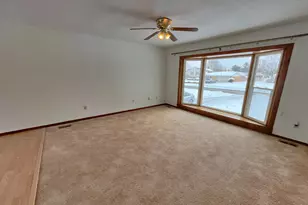 818 Aster Dr, Wapakoneta, OH 45895 - Photo 7