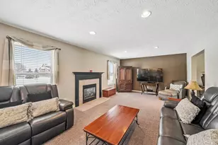 161 Chestnut Estates Dr, Commercial Point, OH 43116 - Photo 15