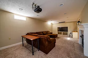 825 Chaucer Ln, Tipp City, OH 45371 - Photo 51