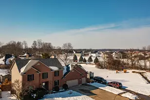 825 Chaucer Ln, Tipp City, OH 45371 - Photo 65