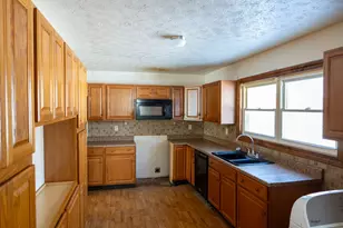 1122 Chalet Ave, New Carlisle, OH 45344 - Photo 7