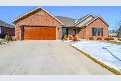 607 W Bentley Circle, Troy, OH 45373 - Photo 3