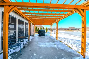 607 W Bentley Cir, Troy, OH 45373 - Photo 39