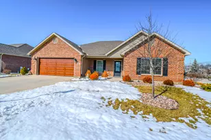 607 W Bentley Cir, Troy, OH 45373 - Photo 5