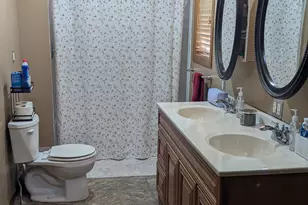 404 W Pearl St, Wapakoneta, OH 45895 - Photo 15