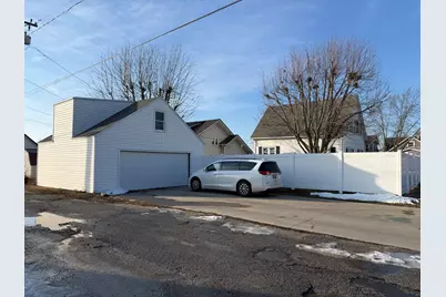 328 E Livingston Street, Celina, OH 45822 - Photo 5