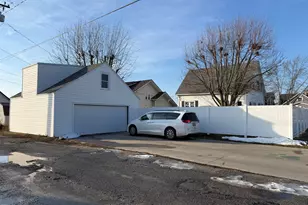 328 E Livingston St, Celina, OH 45822 - Photo 5