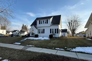 328 E Livingston St, Celina, OH 45822 - Photo 3