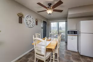 3135 Honeysuckle Dr, Troy, OH 45373 - Photo 7