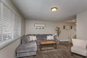 3135 Honeysuckle Dr, Troy, OH 45373 - Photo 5