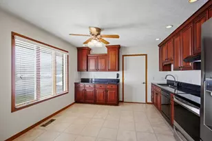 1040 Carson Ln, Springfield, OH 45503 - Photo 11