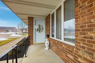 1040 Carson Ln, Springfield, OH 45503 - Photo 5