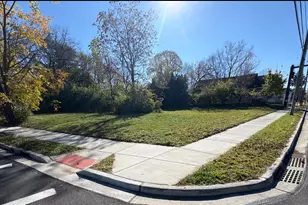 1002 S Yellow Springs St, Springfield, OH 45506 - Photo 1