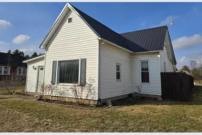 211 E Wapakoneta Street, Waynesfield, OH 45896 - Photo 3