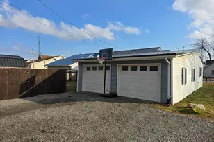 211 E Wapakoneta St, Waynesfield, OH 45896 - Photo 25