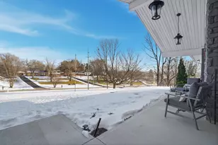 2805 Cottonwood Dr, Springfield, OH 45504 - Photo 5