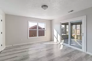 8041 Bushclover Dr, Tipp City, OH 45371 - Photo 17