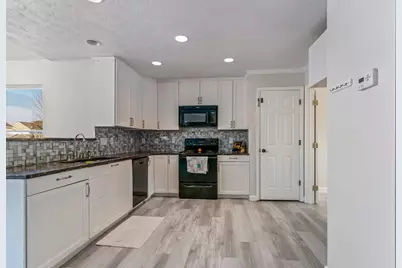 8041 Bushclover Drive, Tipp City, OH 45371 - Photo 7