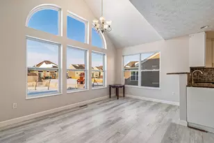 8041 Bushclover Dr, Tipp City, OH 45371 - Photo 9