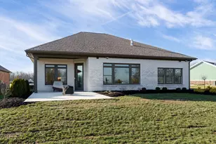 822 Pebble Pl, Tipp City, OH 45371 - Photo 39