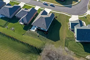 822 Pebble Pl, Tipp City, OH 45371 - Photo 45