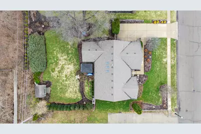 735 Chaucer Lane, Tipp City, OH 45371 - Photo 47