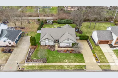 735 Chaucer Lane, Tipp City, OH 45371 - Photo 3