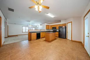 6350 Charlotte Ct, Huber Heights, OH 45424 - Photo 3