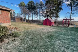 1921 Elaina Dr, Springfield, OH 45503 - Photo 9