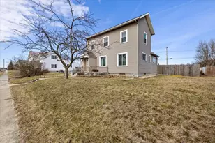 319 E Fayette St, Celina, OH 45822 - Photo 3