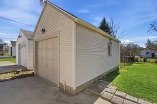 827 Snowhill Blvd, Springfield, OH 45504 - Photo 37