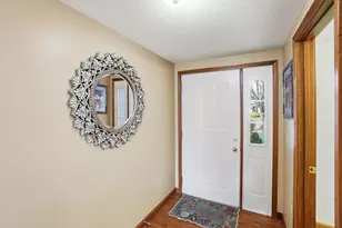 835 Cobblestone Dr, Troy, OH 45373 - Photo 5