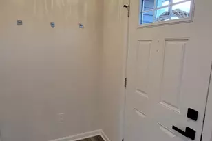 180 Chesapeake Cir, Springfield, OH 45505 - Photo 3